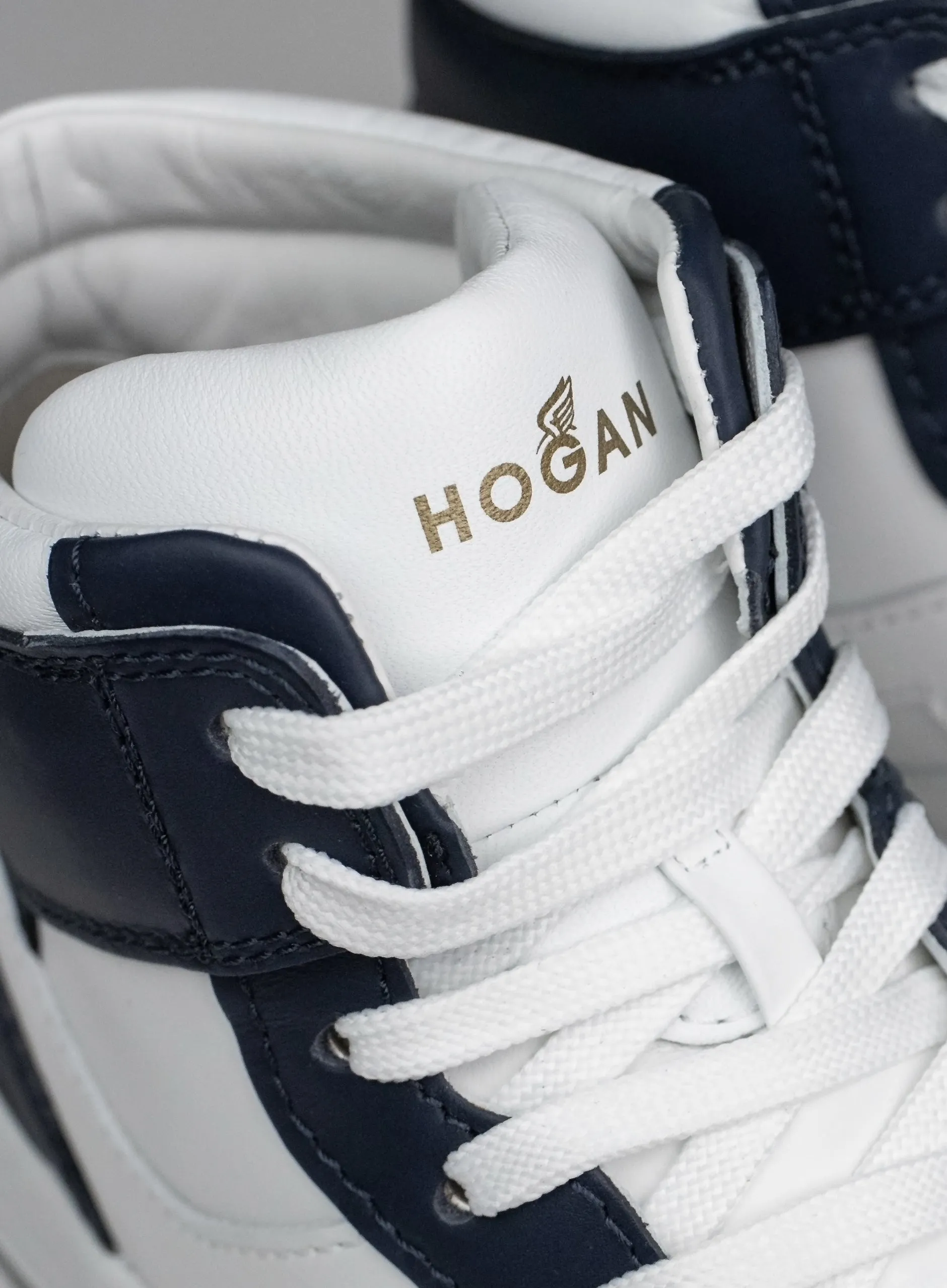 H630 High Top sneakers