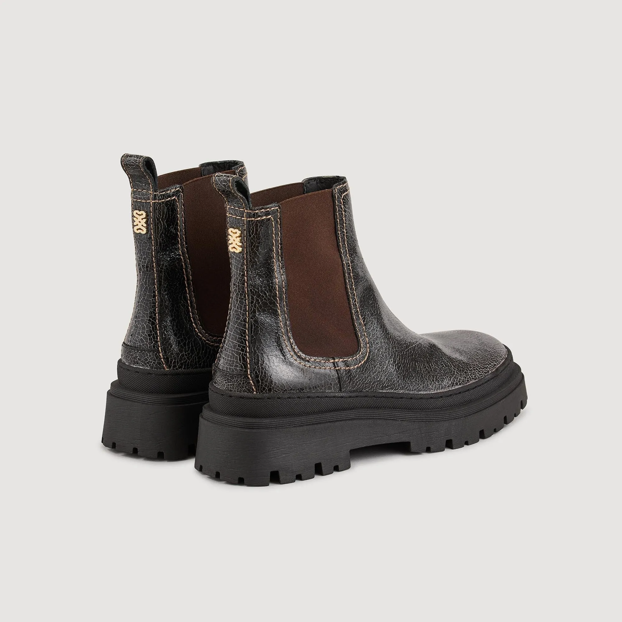 Lorann Crackled Leather Chelsea Boots Black