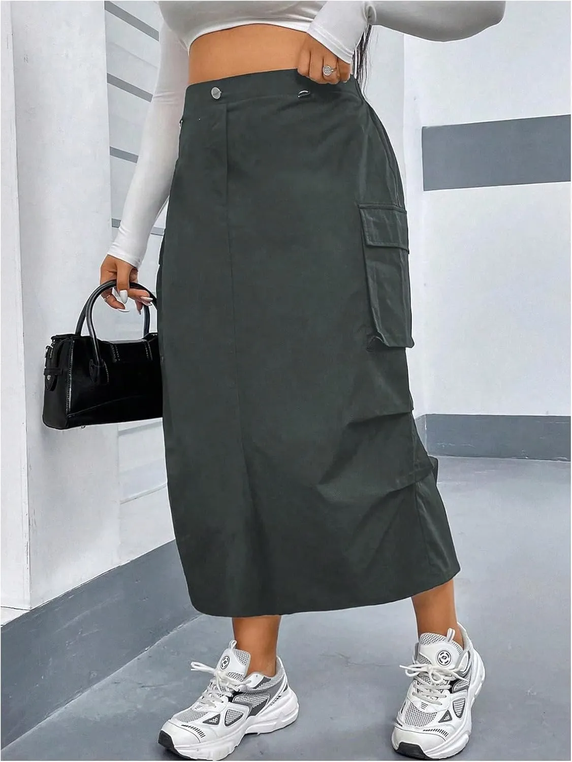 MakeMeChic Women's Plus Size Cargo Skirt Elastic Waist Ruched Button Front Y2K Cargo Long Skirts with Pockets