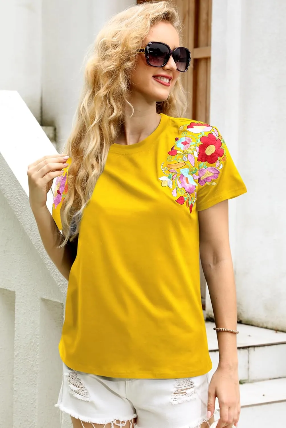 Mexican Shirts for Women: Floral Embroidered T-Shirt Cinco De Mayo Tees Mexico Fiesta Tops Casual Boho Tunic